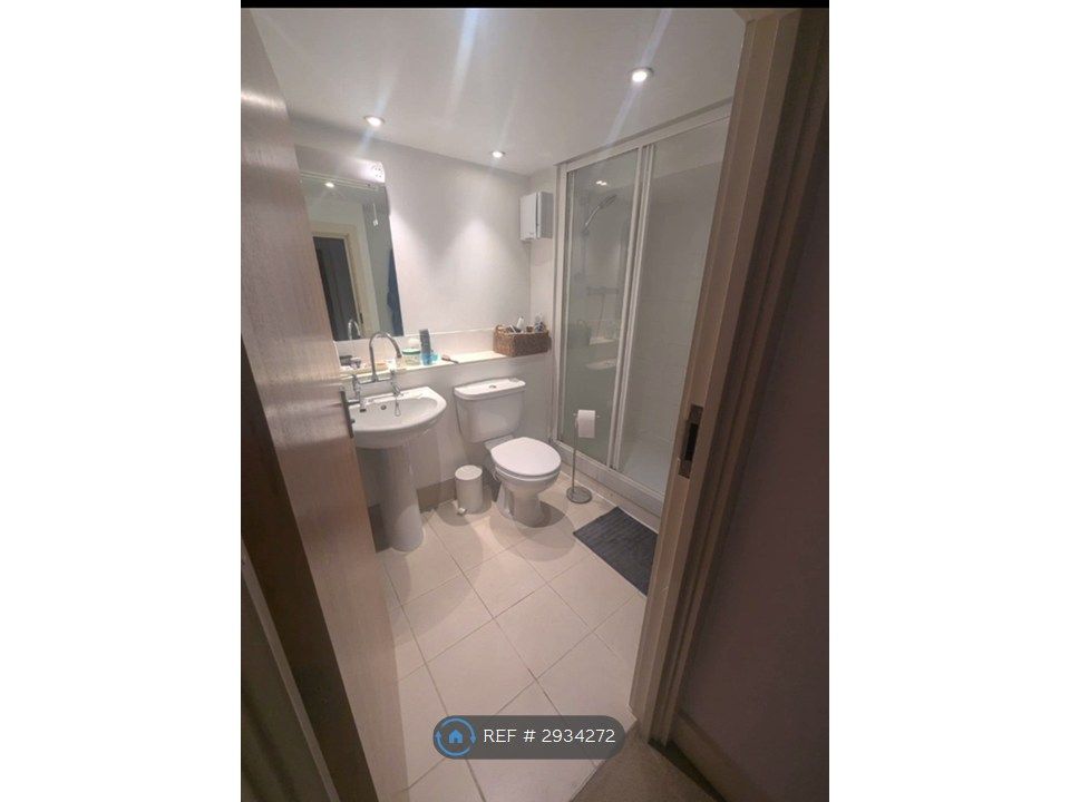 Property photo 1 of 5 Shower