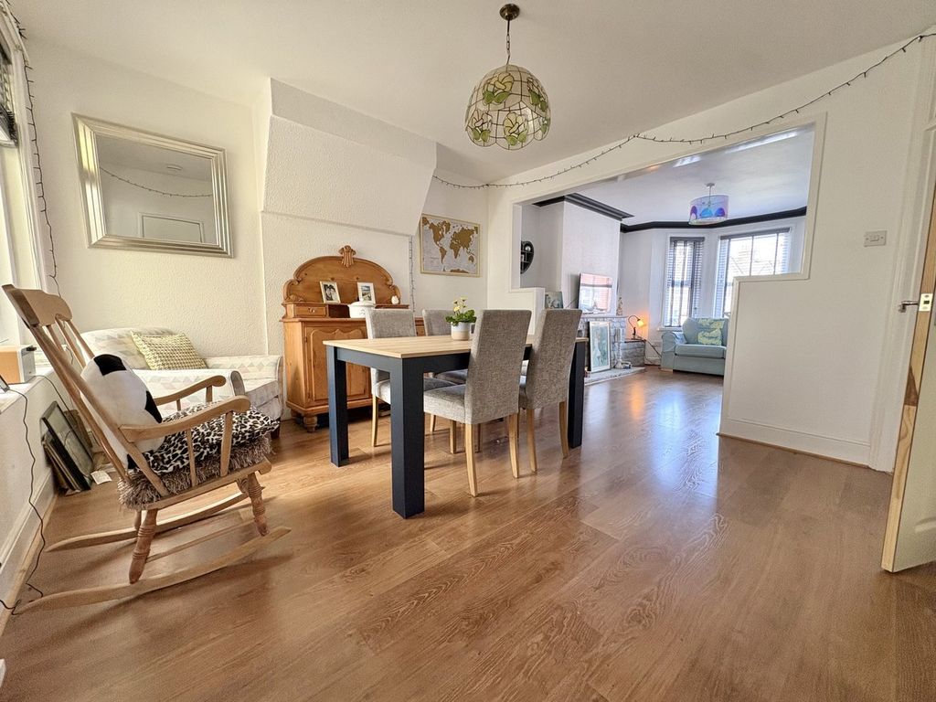 Property photo 2 of 27