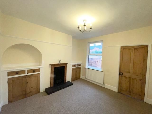Property photo 3 of 7 Living Room