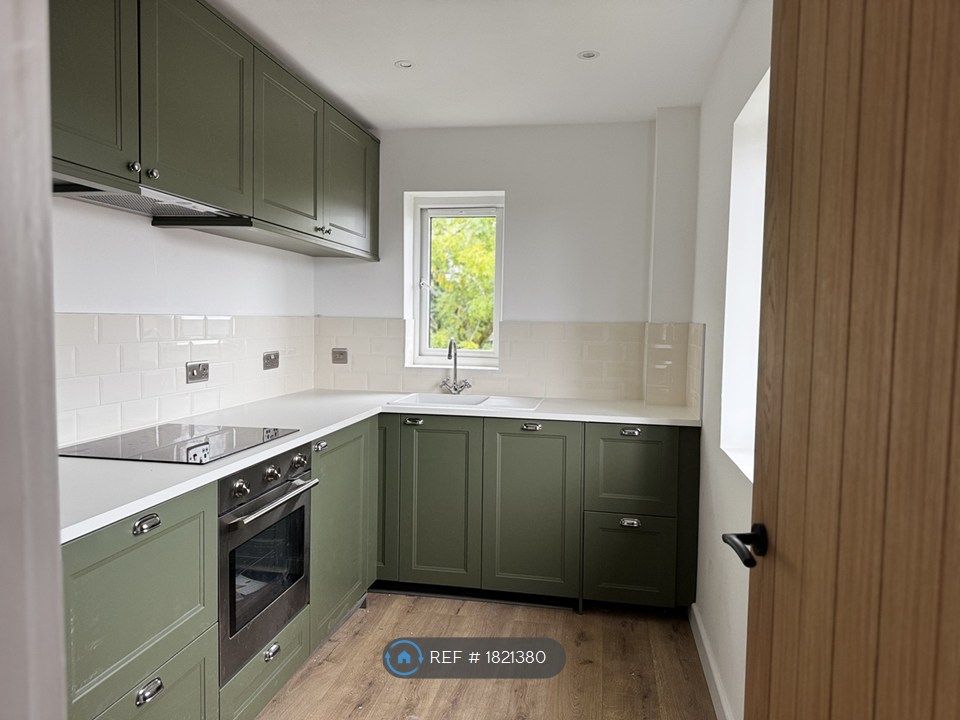 Property photo 1 of 10 Kitchen