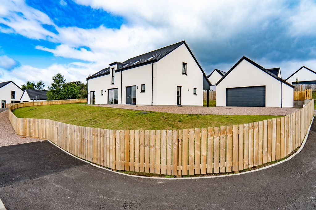 Property photo 1 of 50