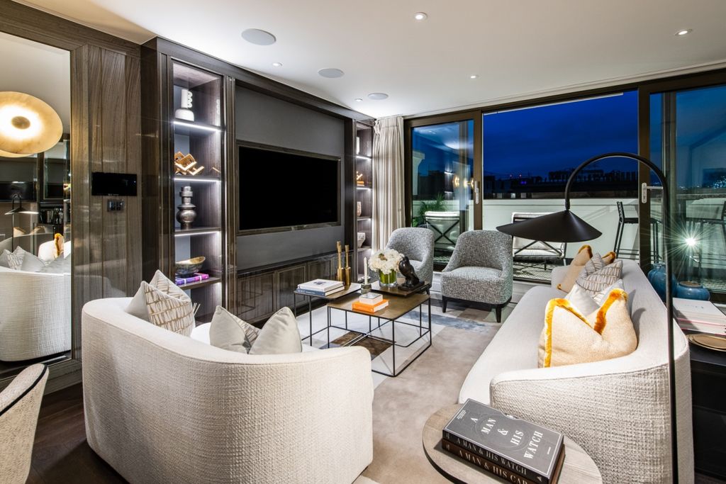 Property photo 2 of 12 Reception