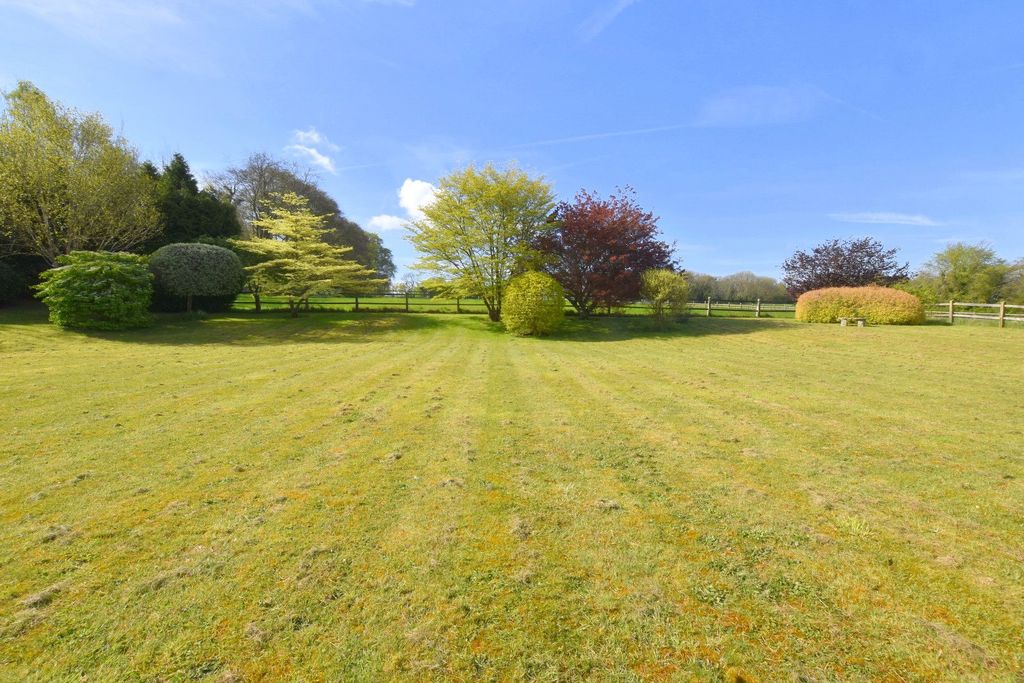 Property photo 2 of 16 Garden