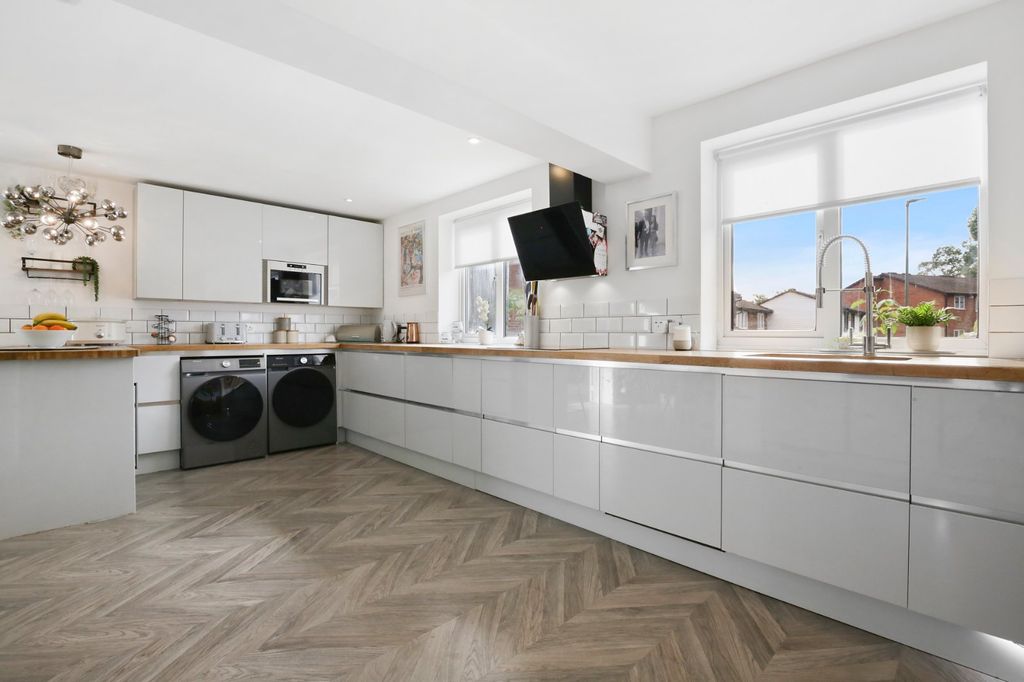 Property photo 3 of 20 Picture No. 45