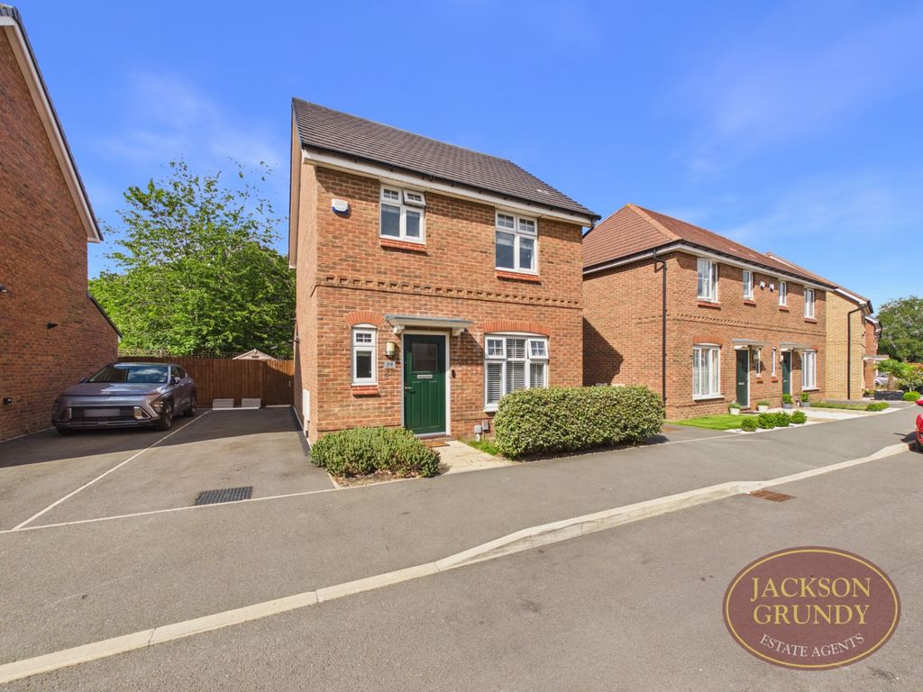 Property photo 1 of 16 Vicarage Farm Drive