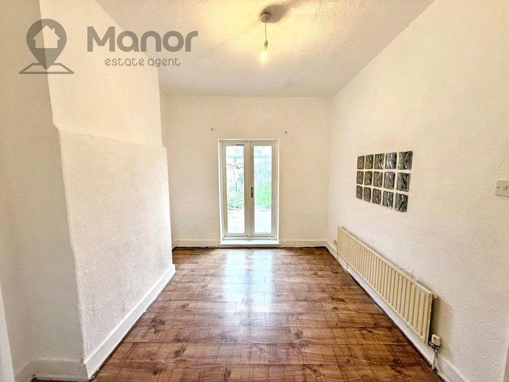 Property photo 1 of 15 Dining Room