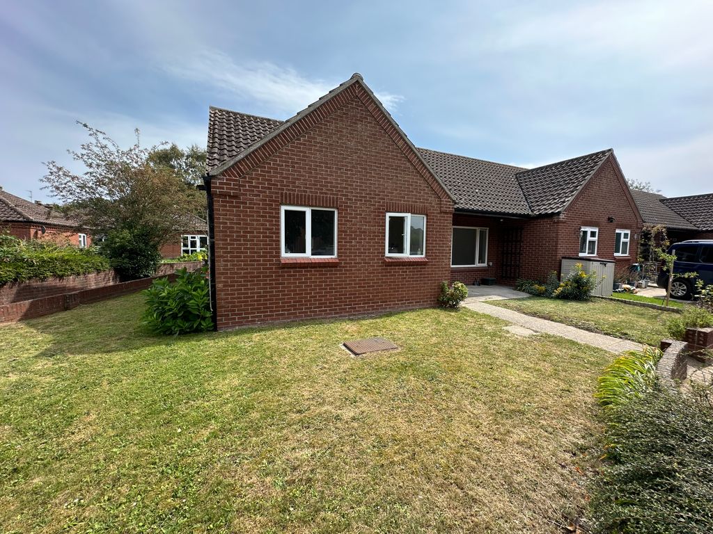 Property photo 1 of 2 Front