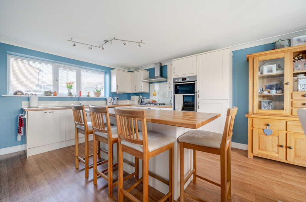 Property photo 3 of 22 1436376-4-69Ceab3Cf0990