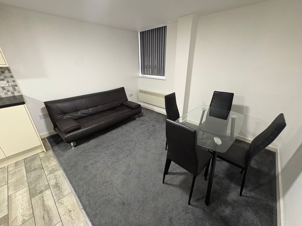 Property photo 3 of 6