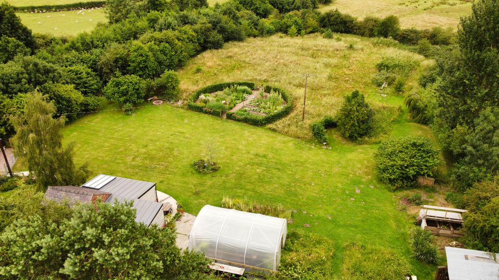 Property photo 2 of 38 1-Field-Cottages01 (2)