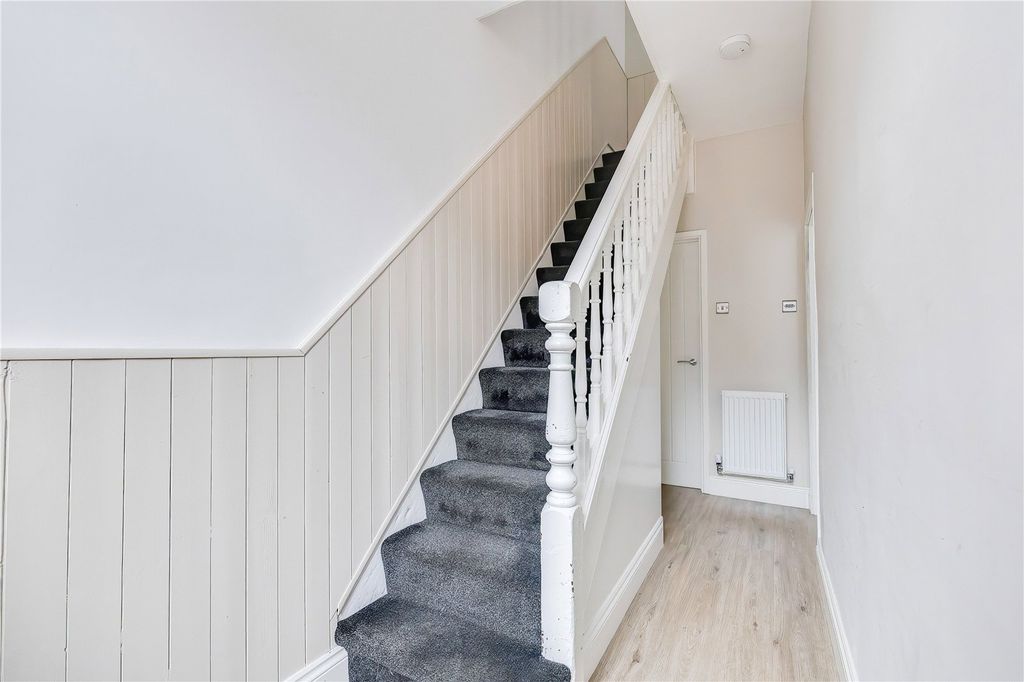 Property photo 2 of 29 Picture No. 02