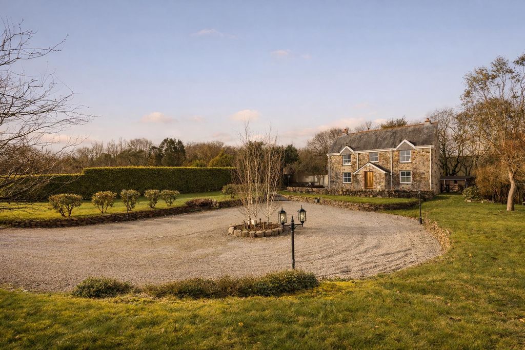 Property photo 1 of 34