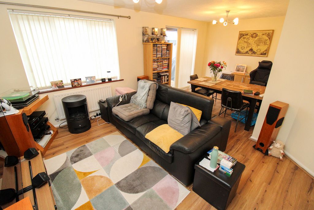 Property photo 3 of 19