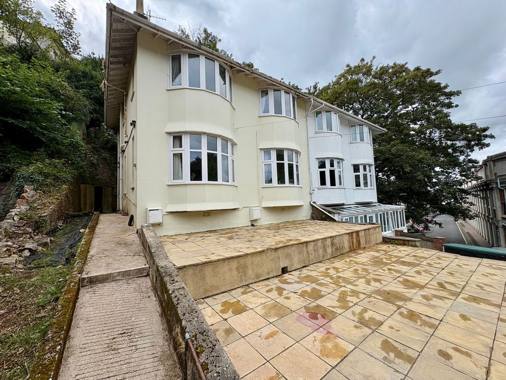 Property photo 1 of 29