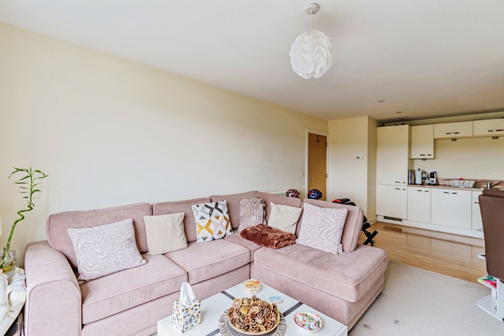 Property photo 3 of 12 Pbox-Img.Jpg