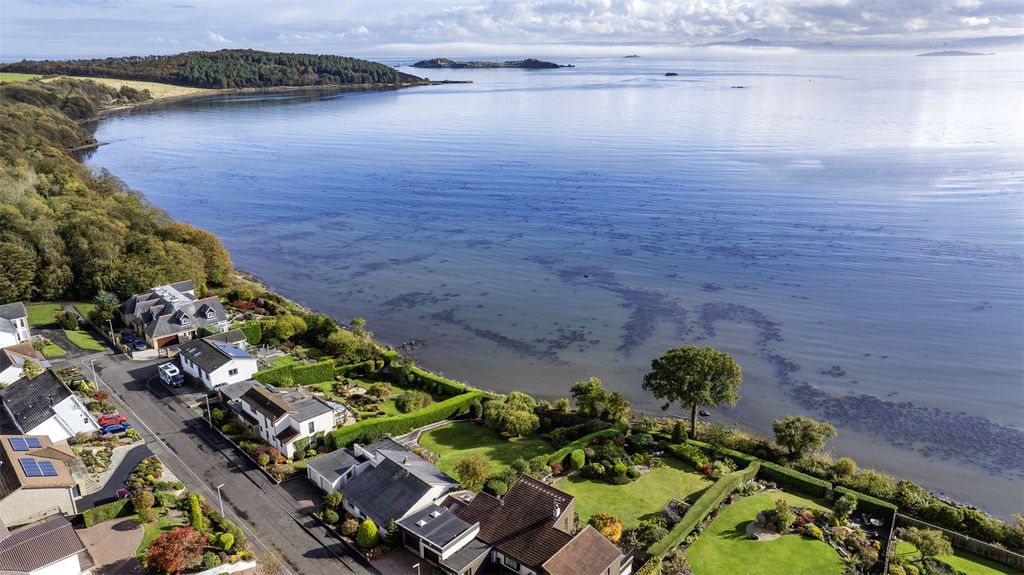 Property photo 2 of 24 Picture No. 17