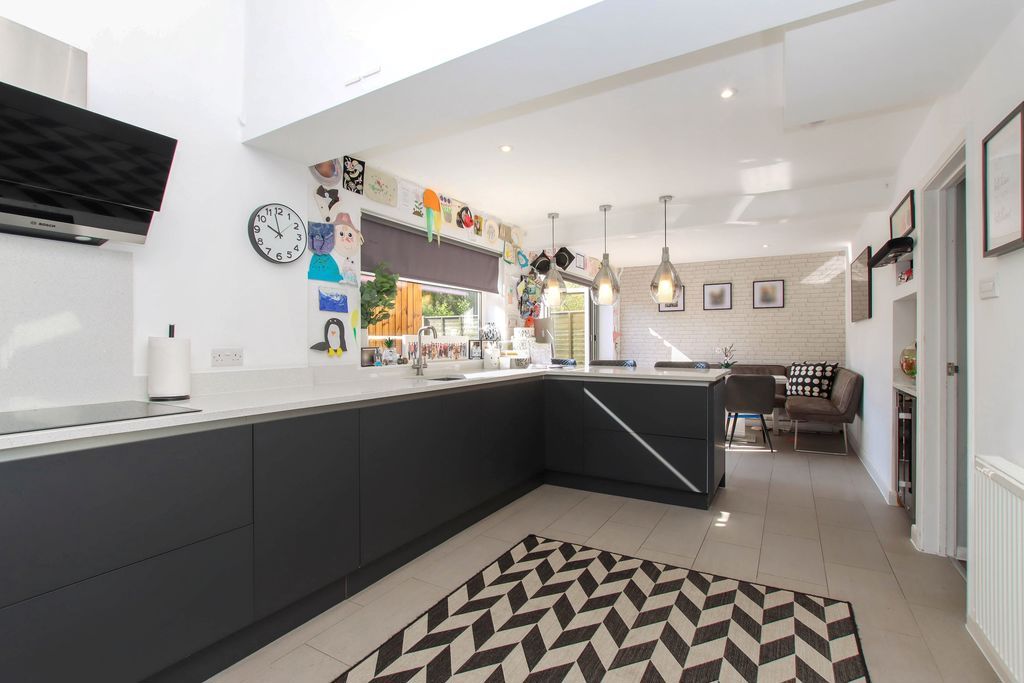 Property photo 2 of 18 Photo 9