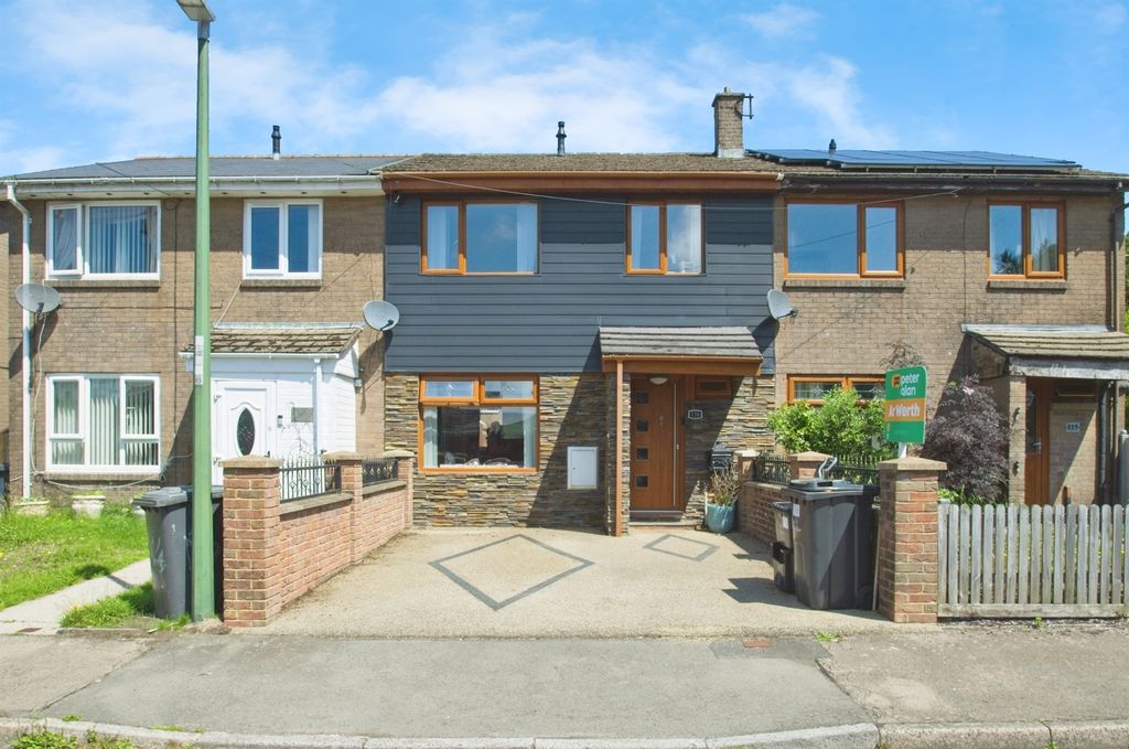 Property photo 1 of 17 Image