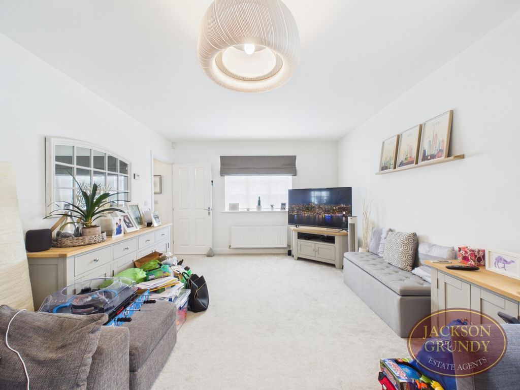 Property photo 2 of 14 Harebell Road
