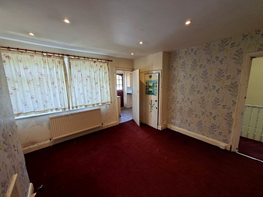 Property photo 3 of 6 Picture No. 09