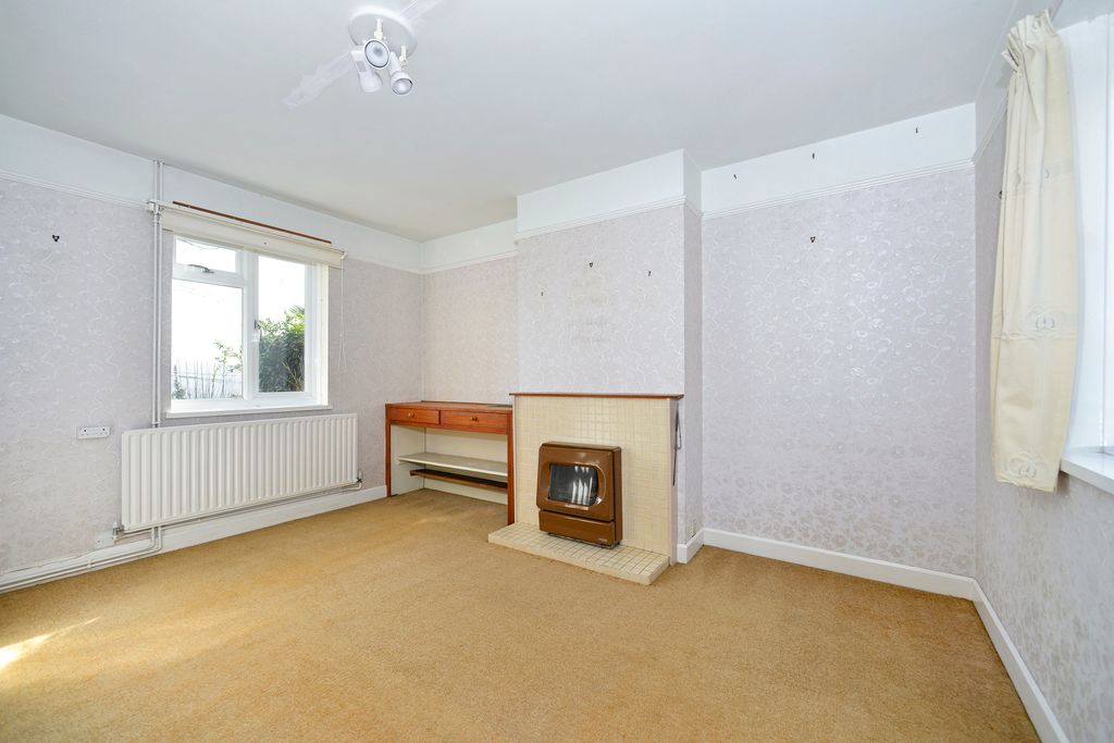 Property photo 3 of 17 Sitting Room