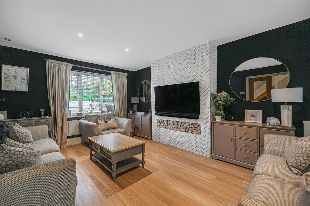 Property photo 2 of 22 13-6Adb38226Ffe8-1538016-1A1684d66Ed7E-014-13.Jpg