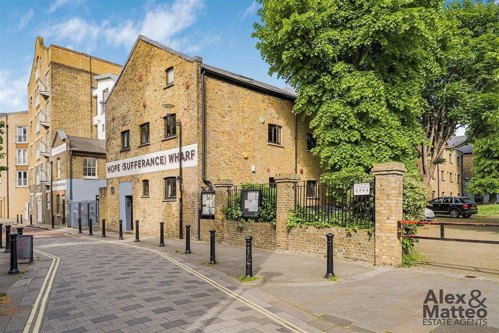 Property photo 1 of 20 Granary House