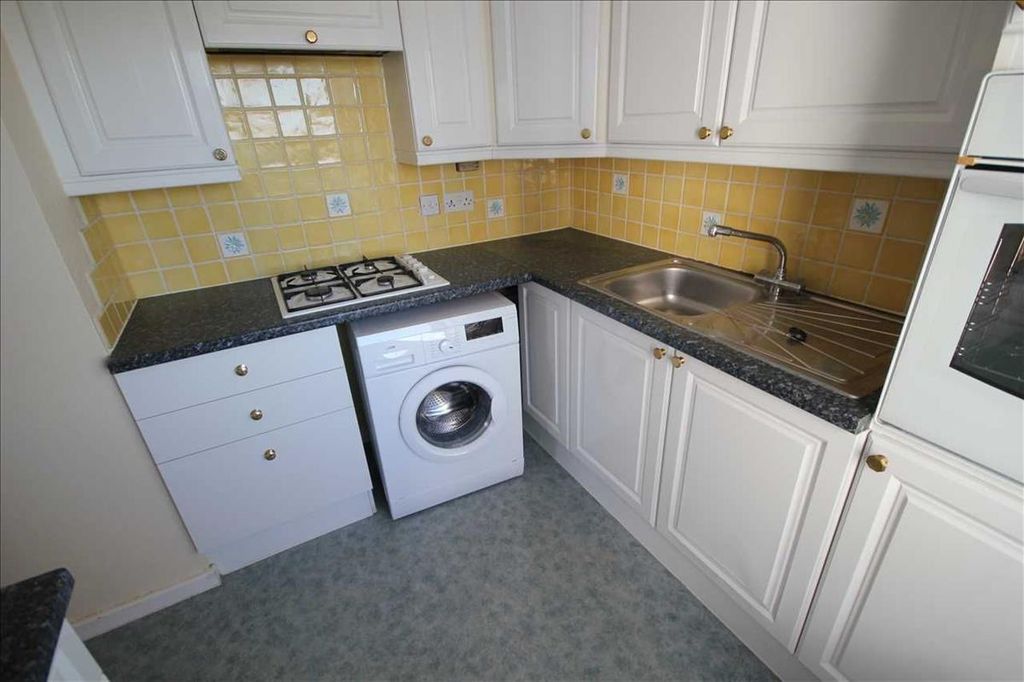 Property photo 3 of 4