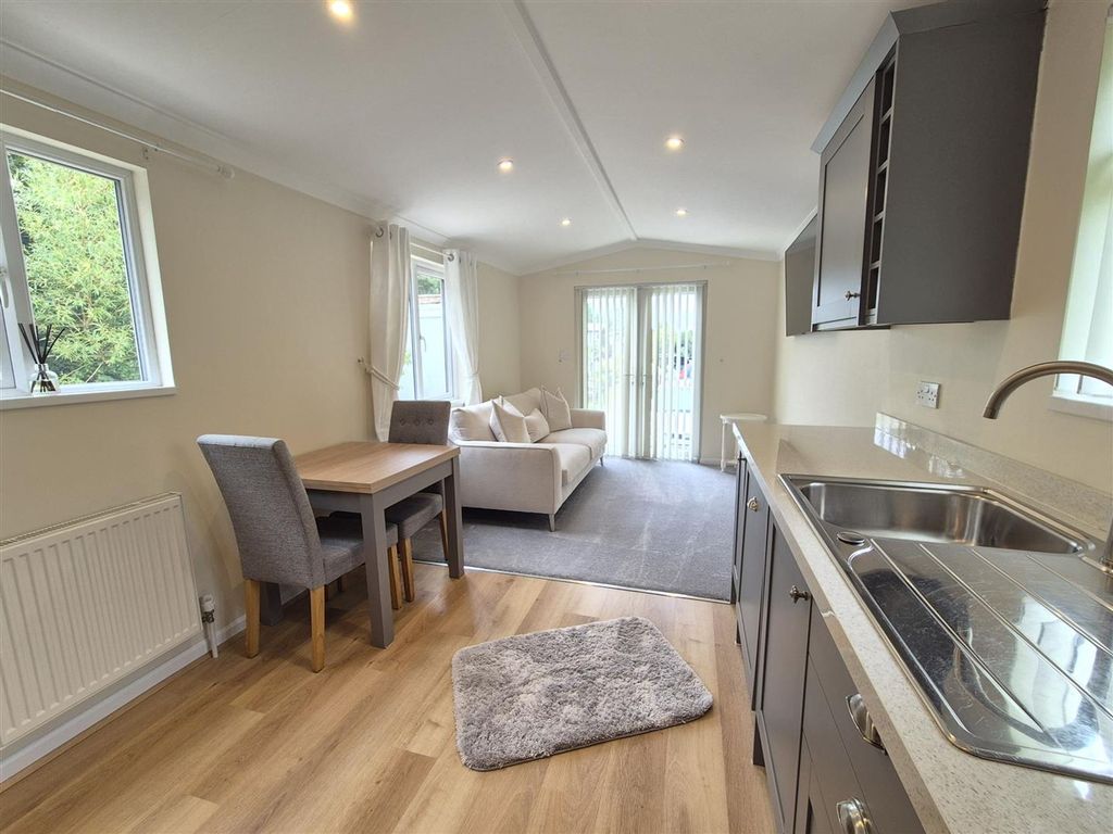 Property photo 2 of 12 Kitchen/Diner