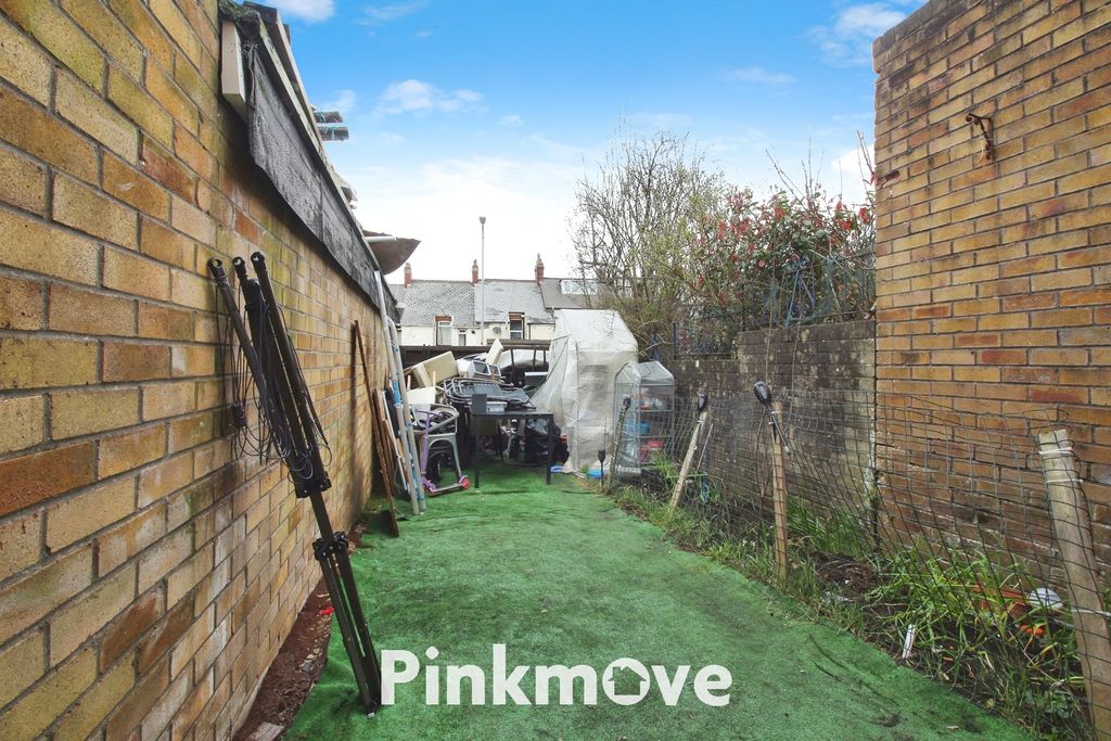 Property photo 2 of 18