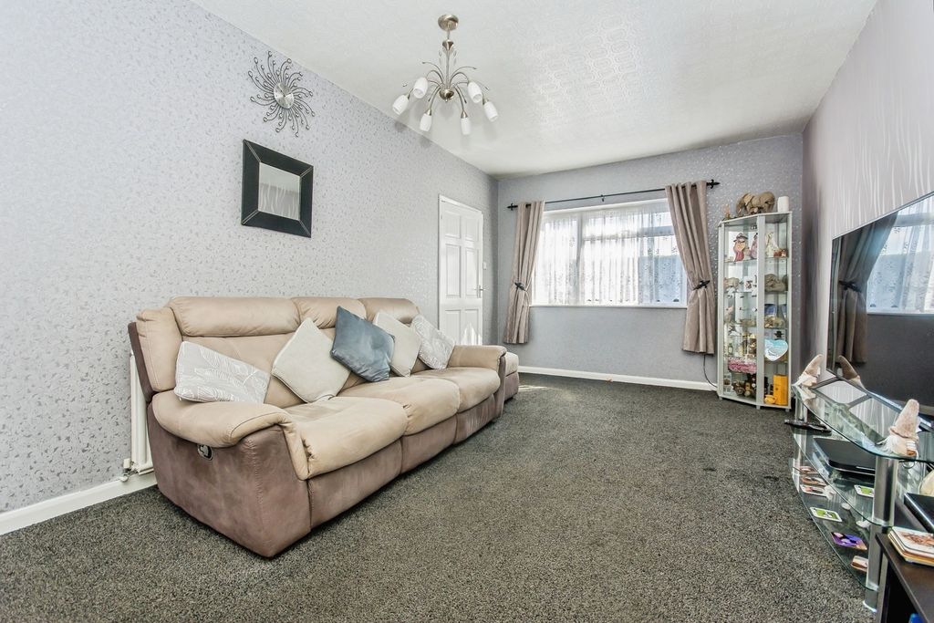 Property photo 3 of 17 Photo