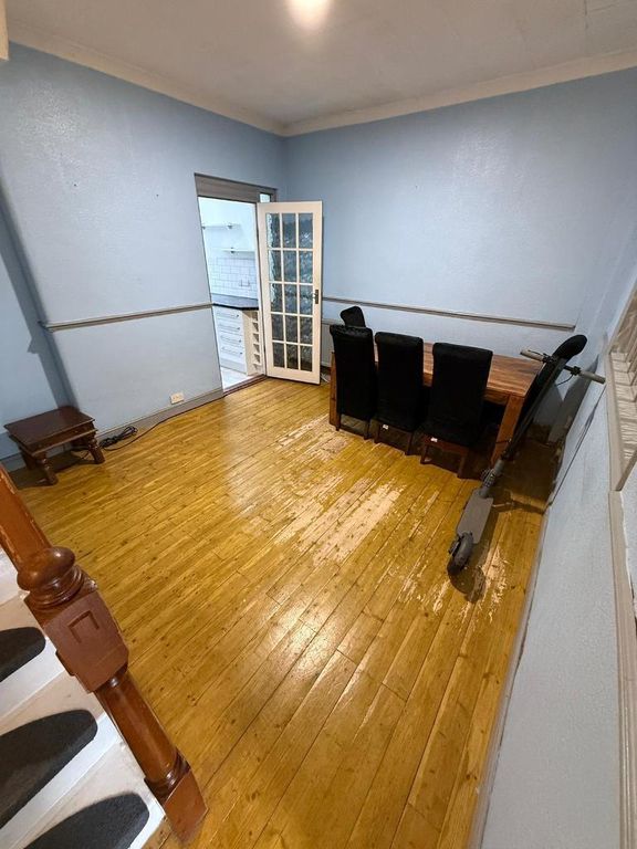 Property photo 3 of 5 Photo 3