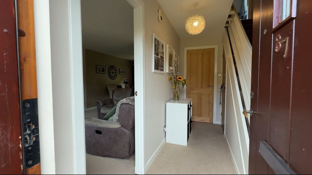 Property photo 2 of 20