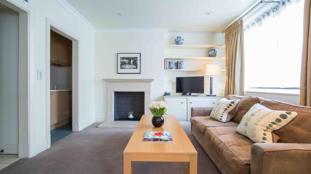 Property photo 2 of 7 Reception Room - 1 Bedroom Apartment