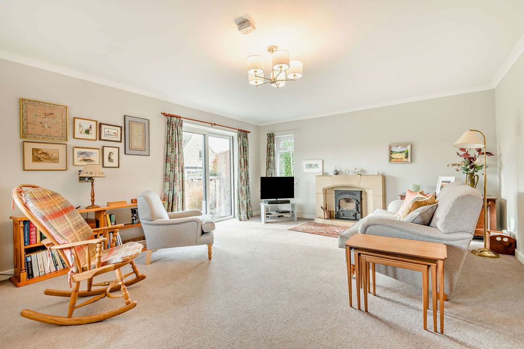 Property photo 2 of 24