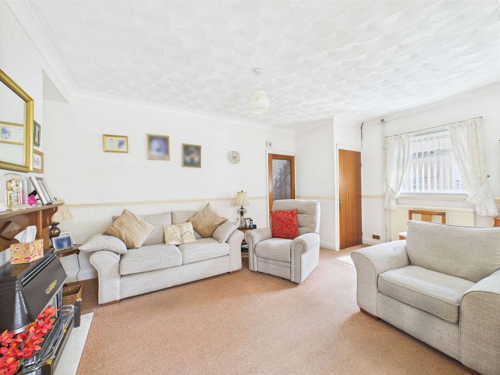 Property photo 3 of 34