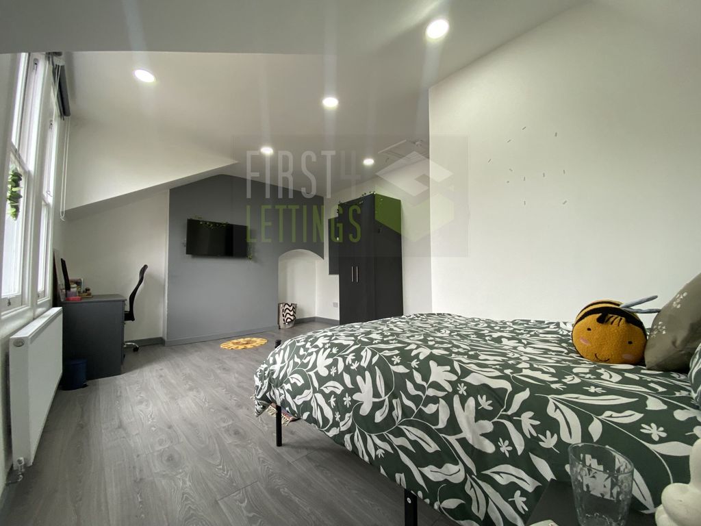 Property photo 3 of 23 Photo 48