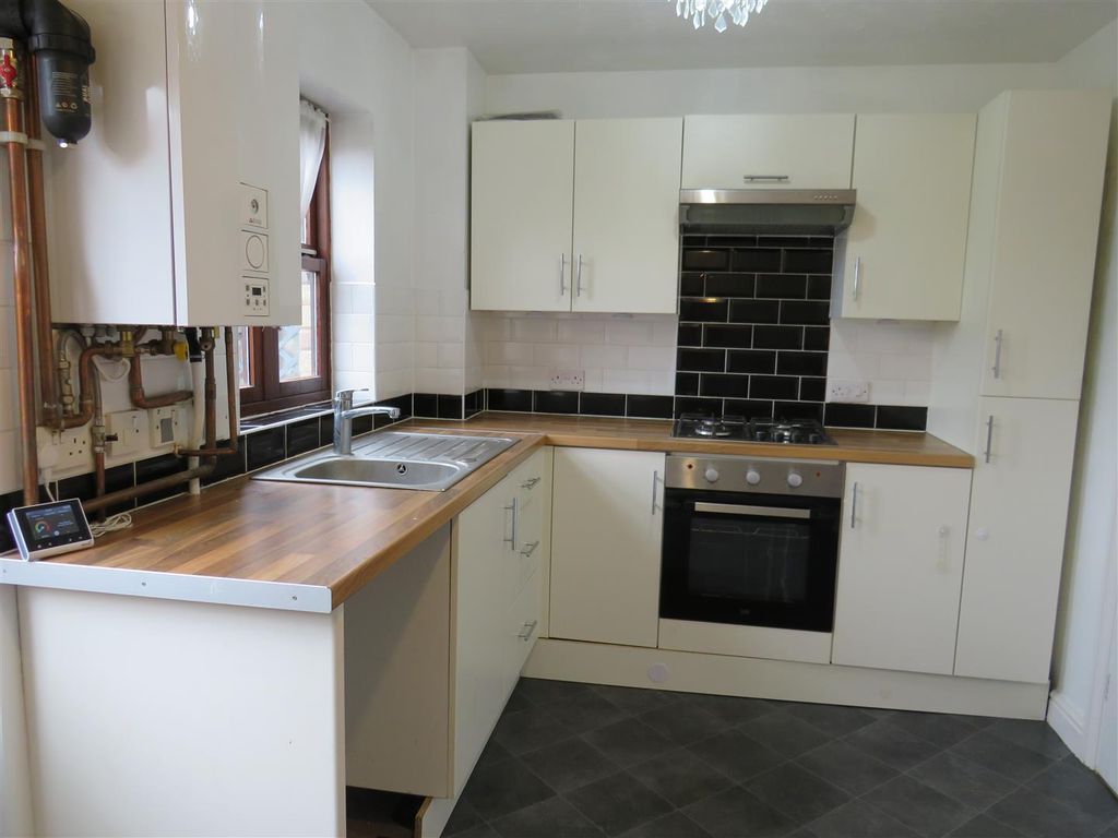 Property photo 2 of 15 Kitchen