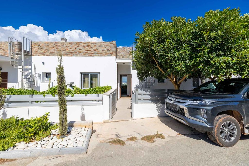 Property photo 3 of 30