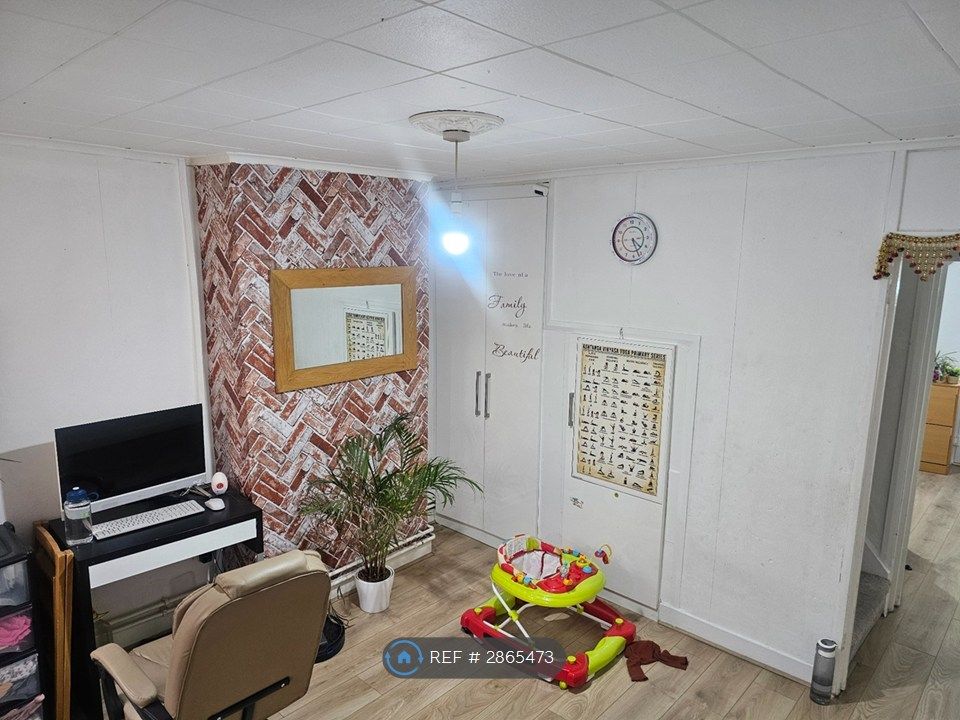 Property photo 3 of 33