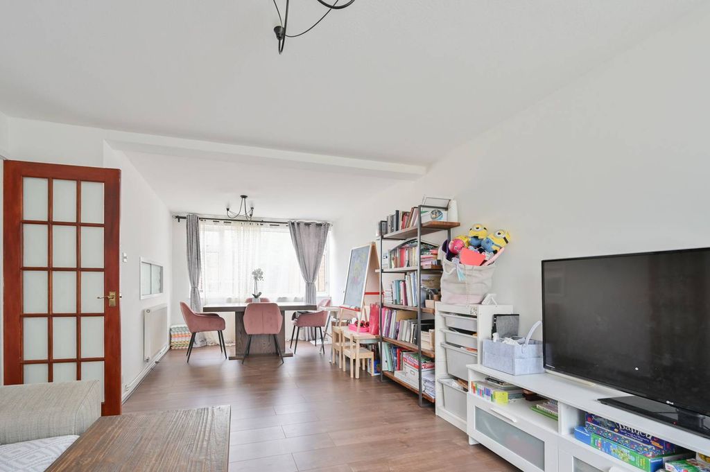 Property photo 3 of 15