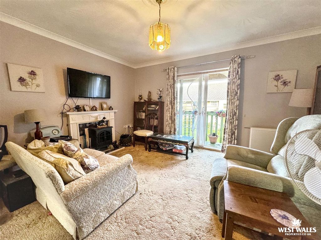 Property photo 3 of 16 Img_0841.Jpg