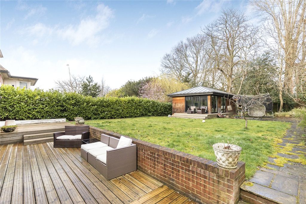 Property photo 3 of 32 Picture No. 34
