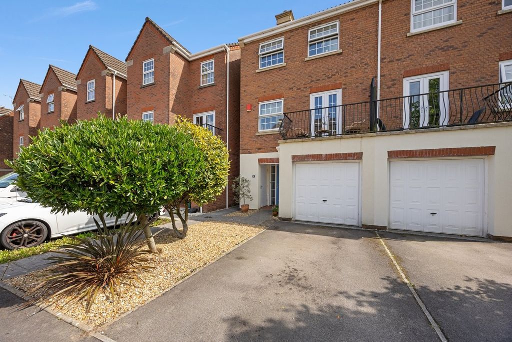 Property photo 3 of 36