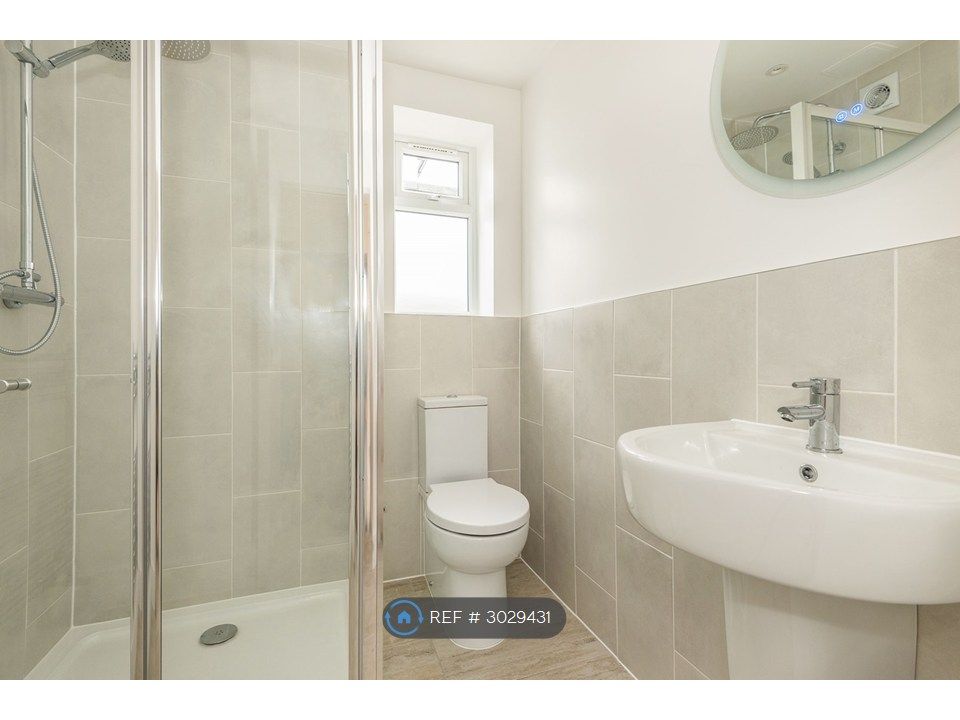 Property photo 3 of 35