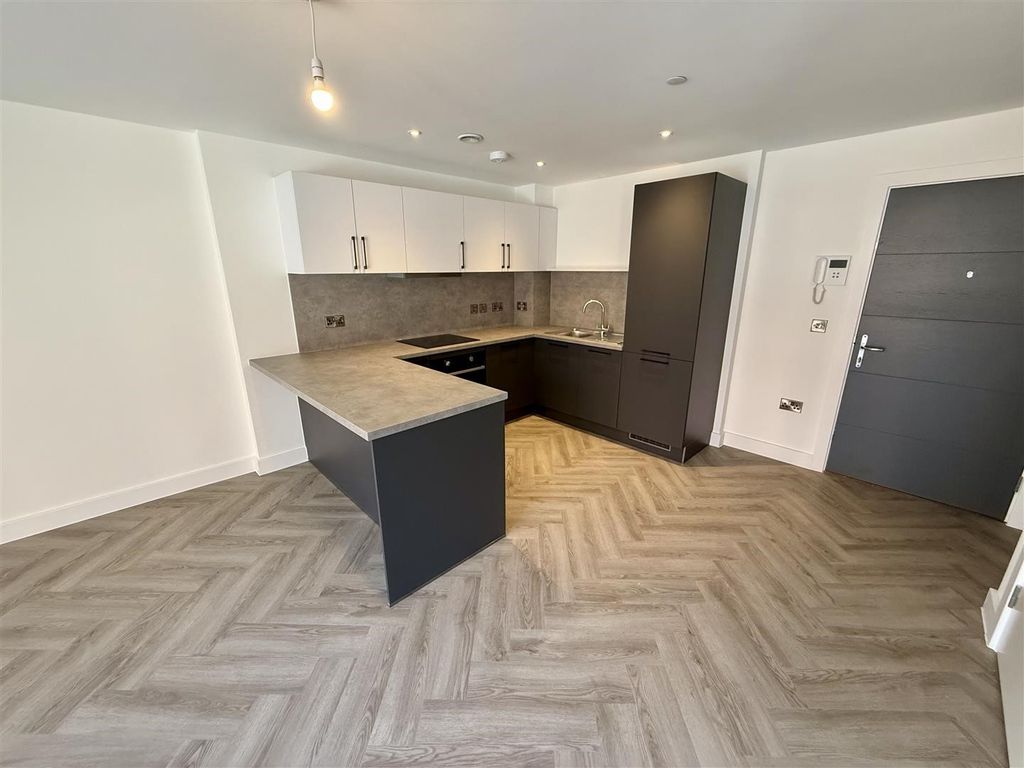 Property photo 2 of 8 Kitchen