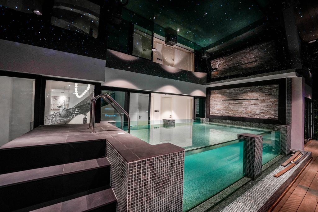 Property photo 2 of 26