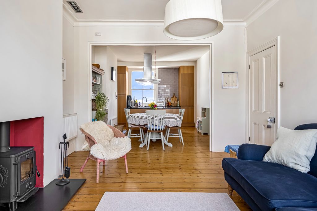 Property photo 2 of 22 4817642