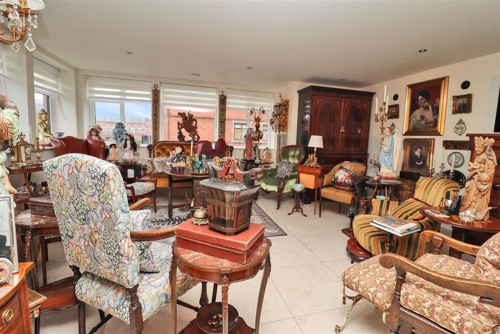 Property photo 2 of 13 Davidson Frost-Wellings, Dfw, Lancaster House, Bus