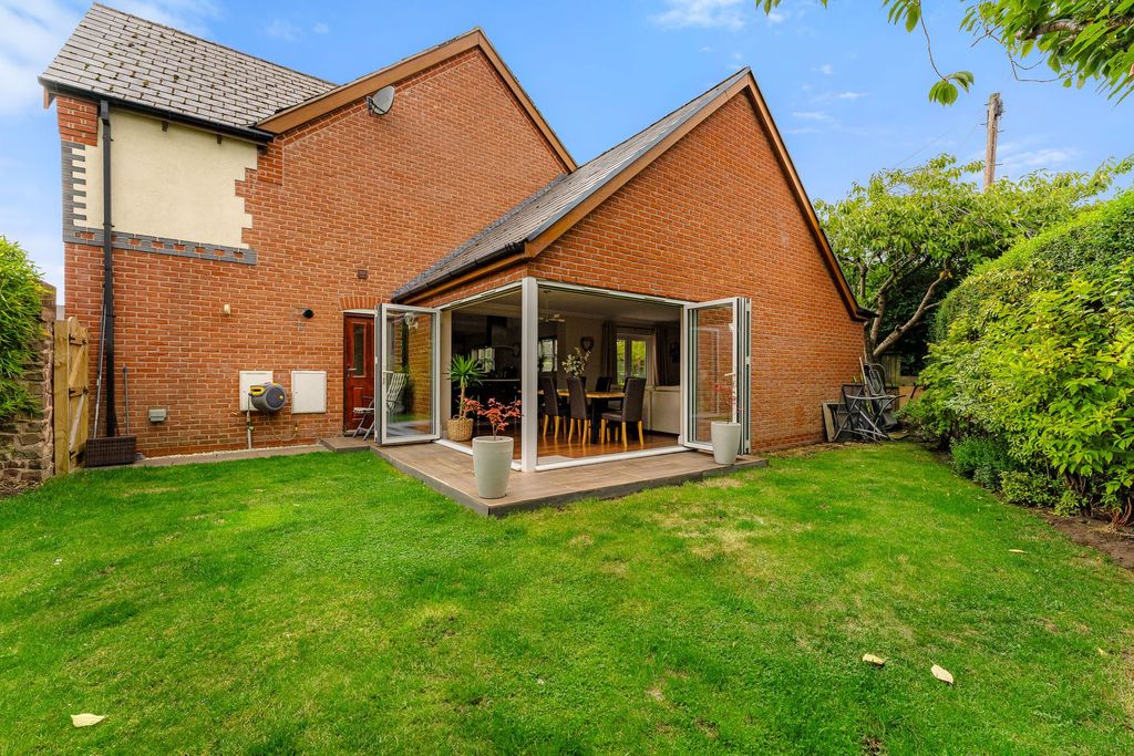 Property photo 2 of 45